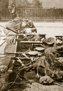 Soldados británicos detrás de una barricada de English Photographer